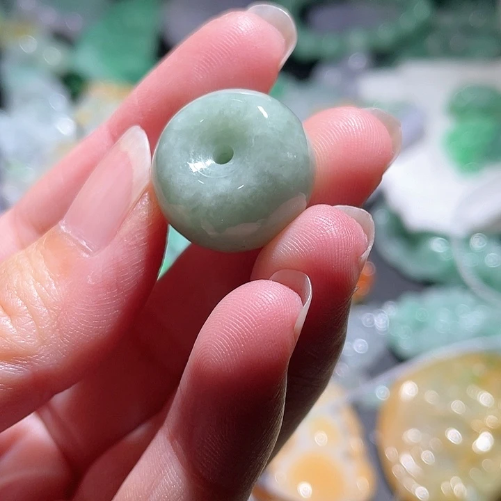 颈饰未镶嵌翡翠天