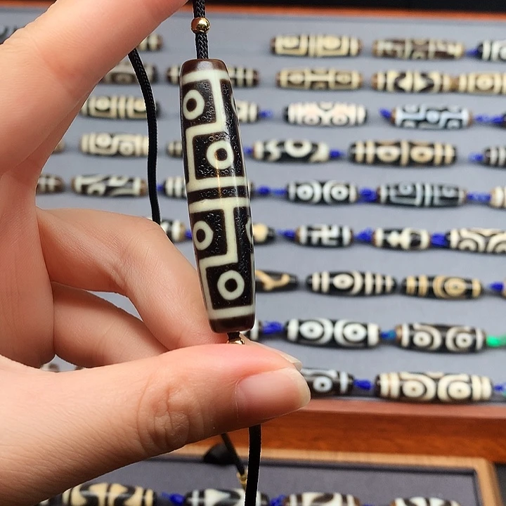 完***活玛瑙/玉髓未镶嵌颈饰