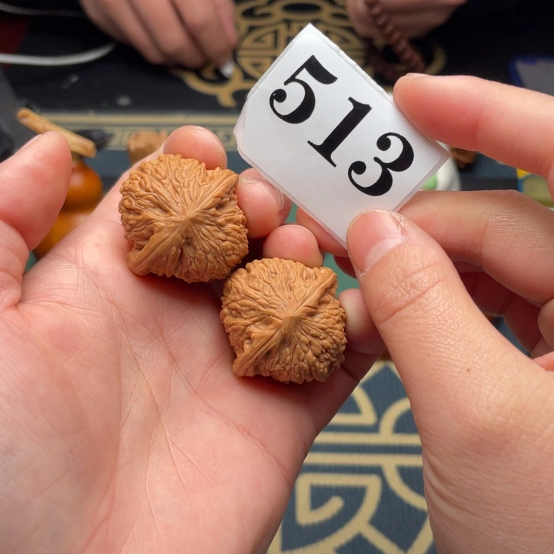 桃核把件33泥鳅背513号