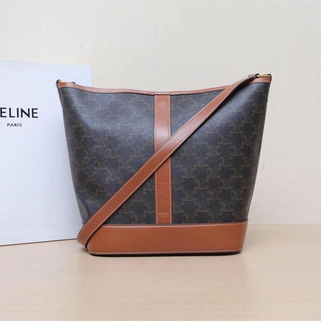 95新 Celine/思琳 【活动黑黑】凯旋门 标志印花 水桶包 中号 27