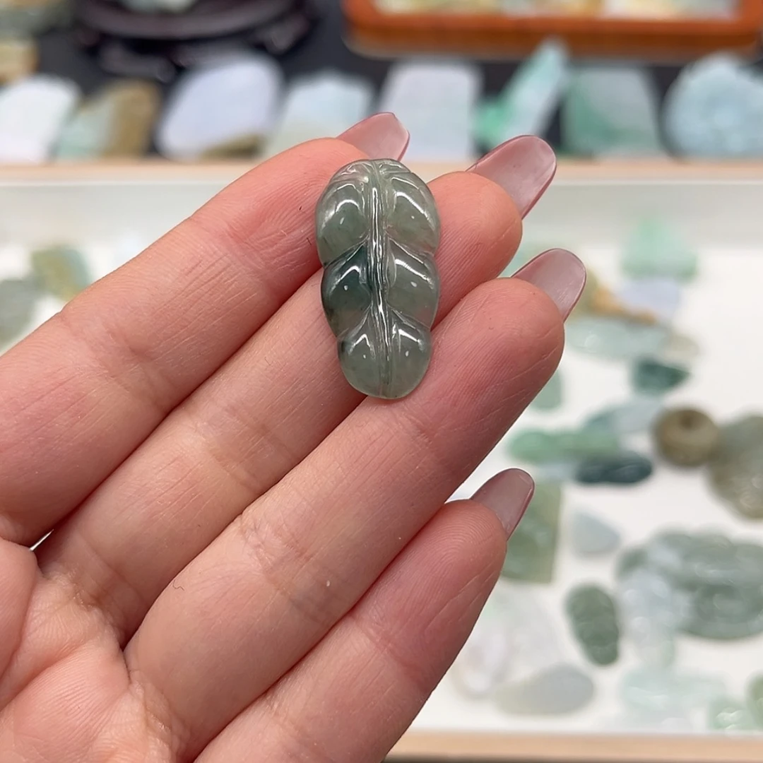 【闪购商品】翡翠颈饰未镶嵌叶子