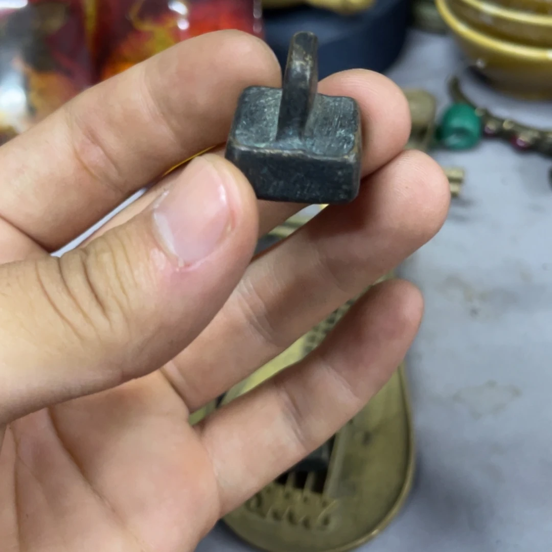 旧时候铜器摆件链接