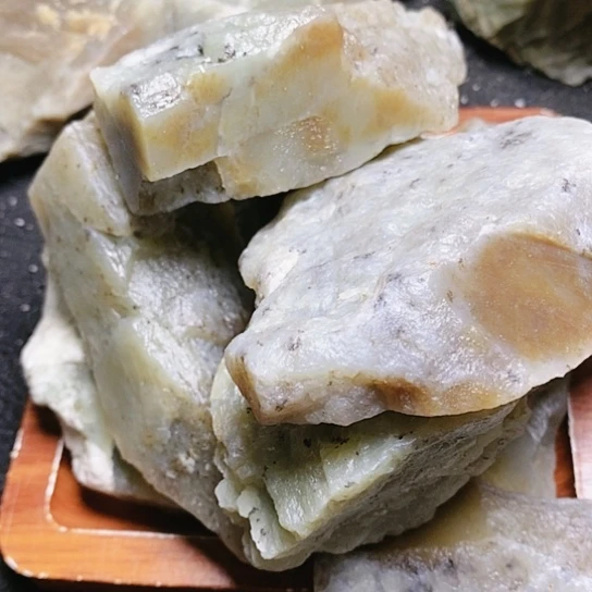 和田玉（糖玉）未镶嵌珠宝半成品
