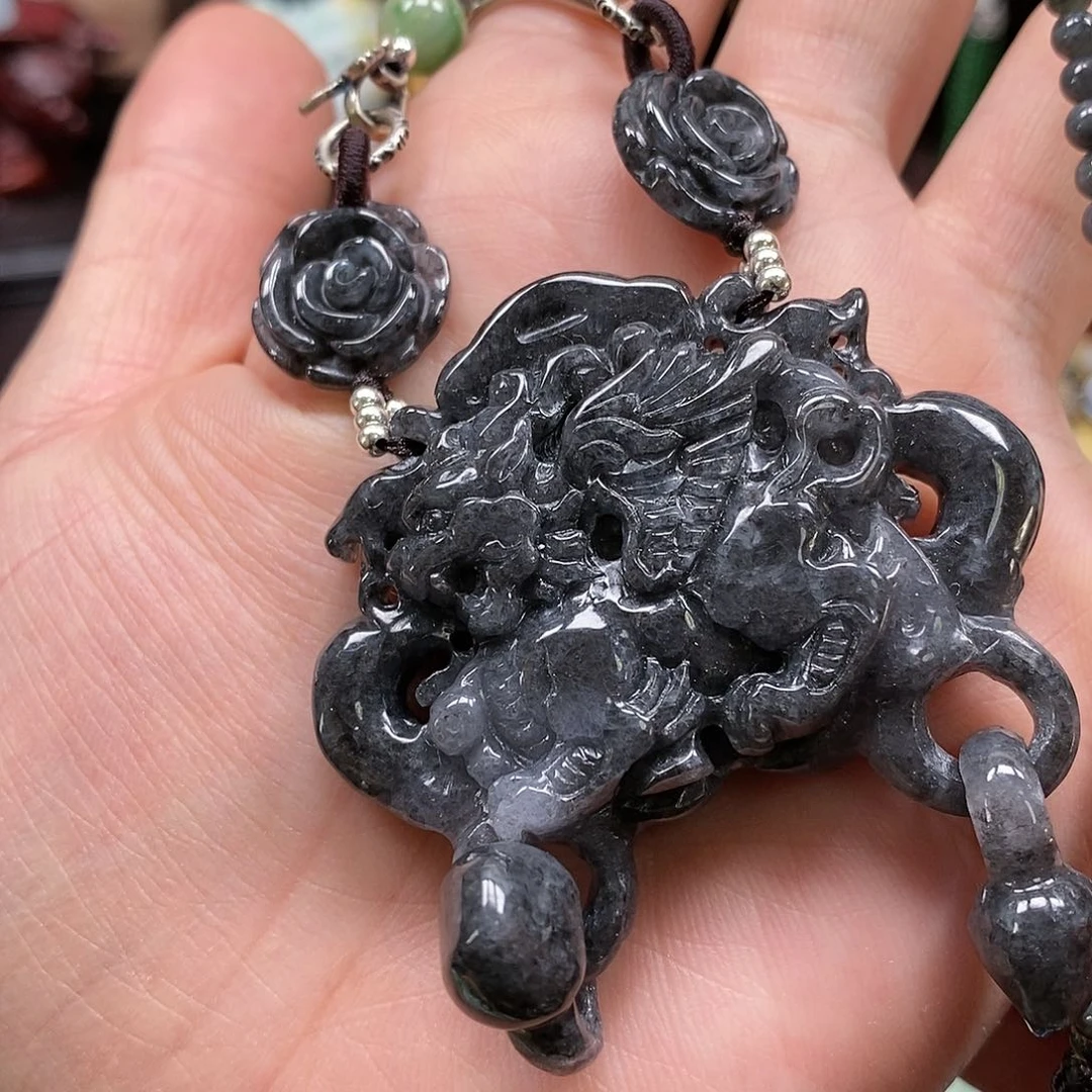 翡翠颈饰未镶嵌翡翠