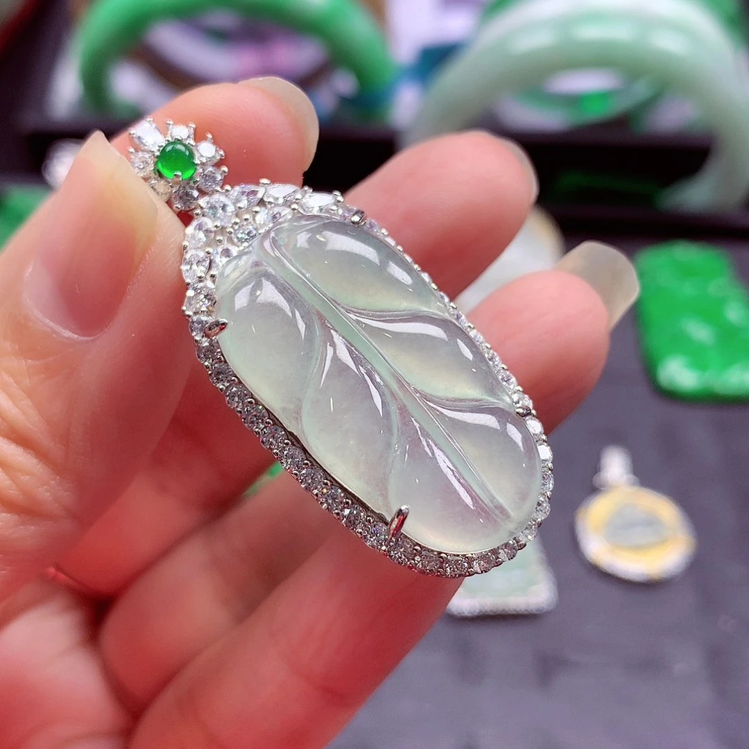 翡翠银S925镶嵌颈饰翡翠