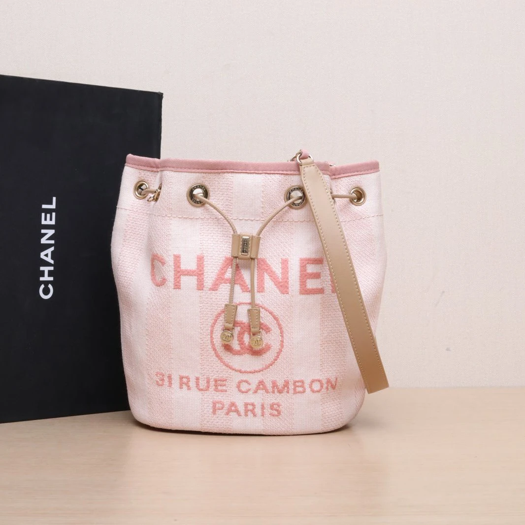 99新 Chanel/香奈儿 【黑黑】沙滩包 抽绳水桶 粉色 29开 浅金扣