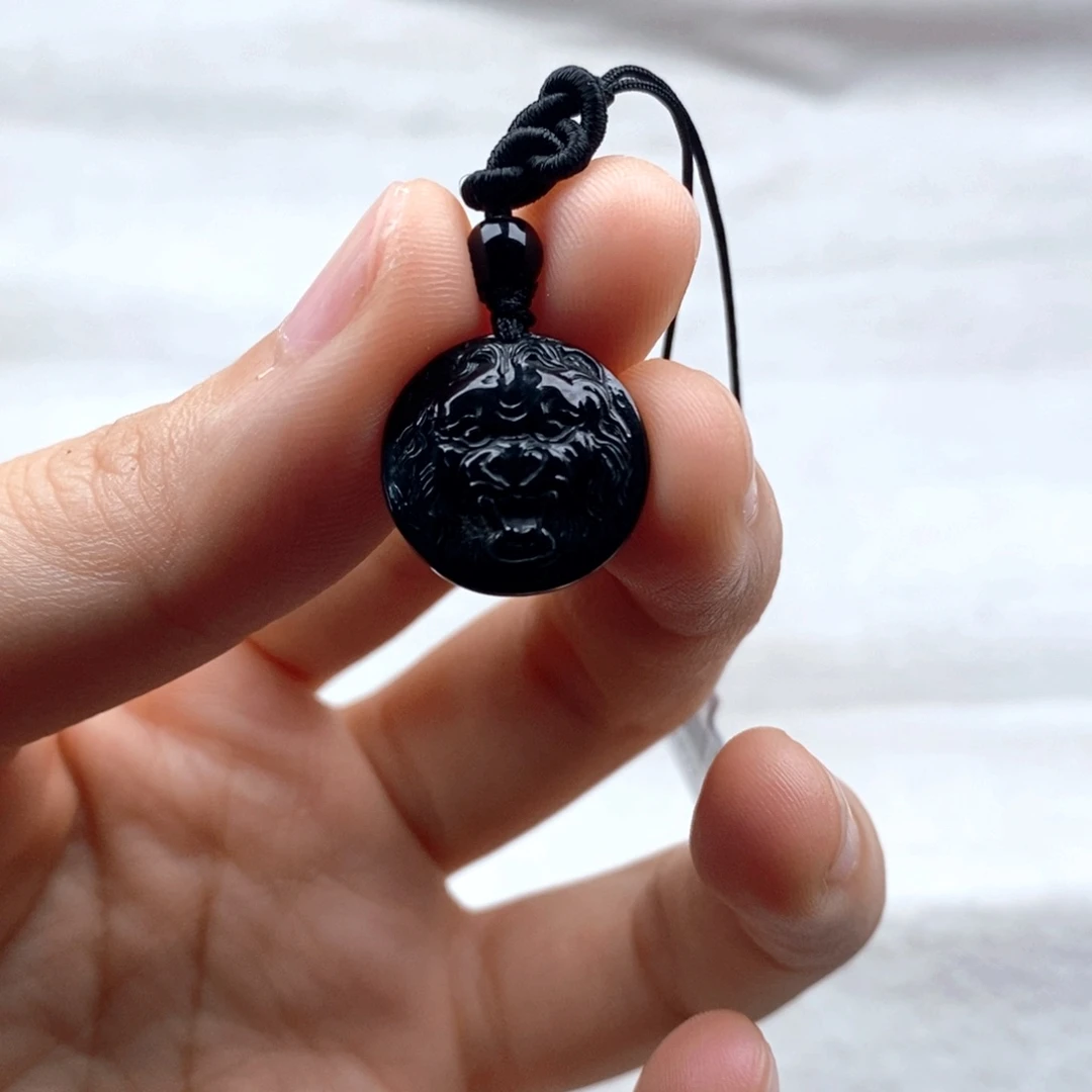 颈饰未镶嵌翡翠狮子