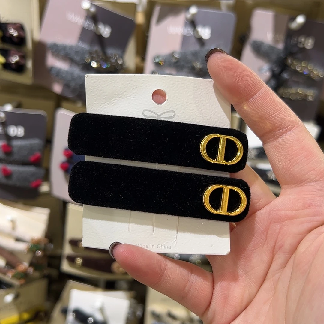 布艺非金属猪鼻子丝绒拜拜夹