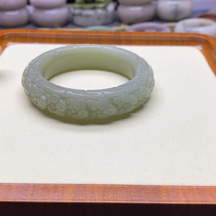 石英质玉未镶嵌手镯