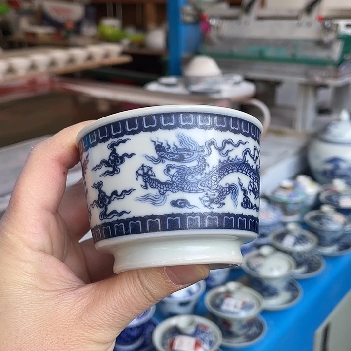 贝***尼青花釉下彩小杯子2个