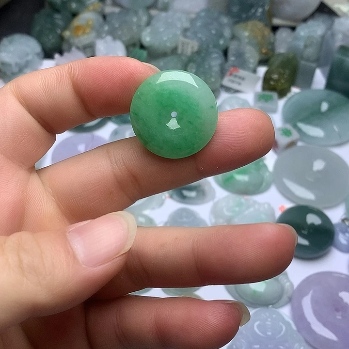 翡翠未镶嵌颈饰天然翡翠