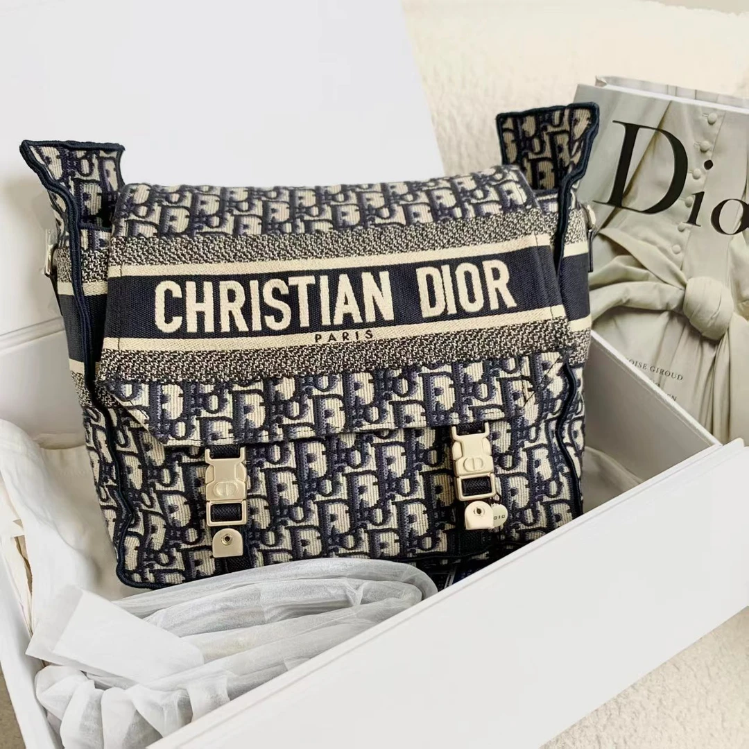 99新 DIOR/迪奥 壹臻/迪奥邮差中号新款 25720378