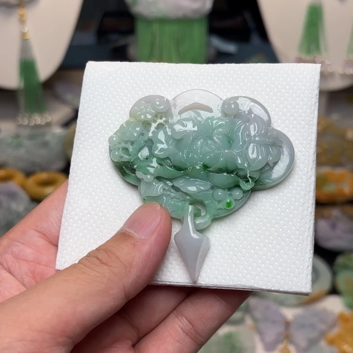 颈饰未镶嵌翡翠吊坠