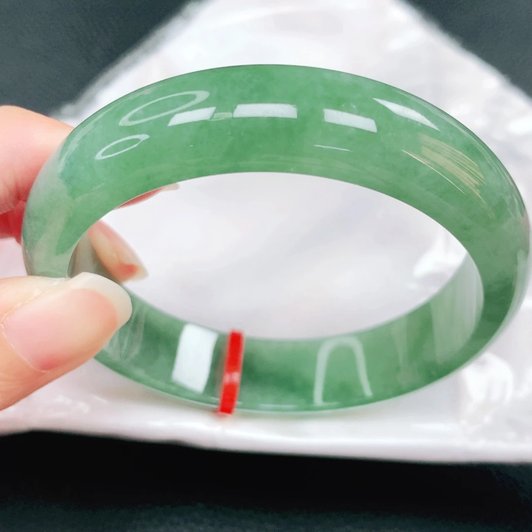 翡翠未镶嵌手镯57圈