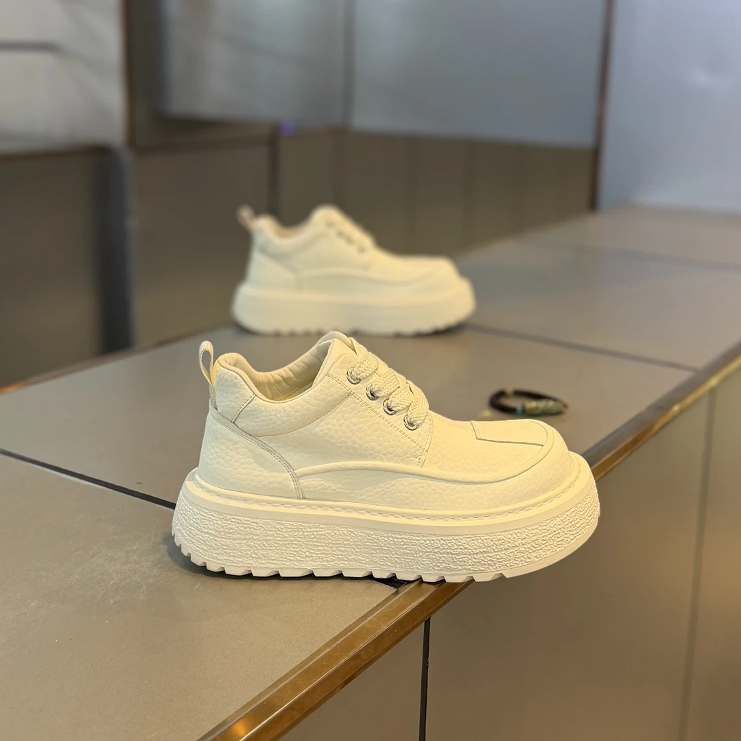 秋冬新款男鞋痞帅炸街高级感厚底小白鞋轻奢百搭时尚加绒棉鞋男士