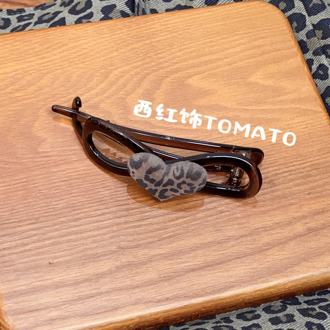 西红饰TOMATO韩国东大门百搭爱心八字扭扭家