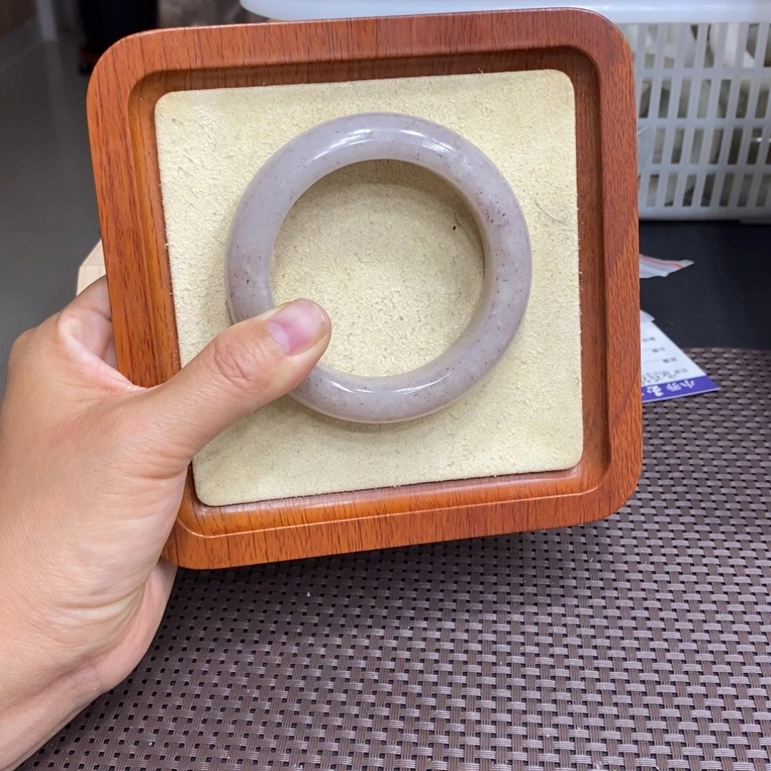 未镶嵌手镯石英岩玉