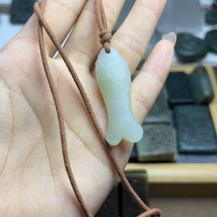 和田玉（糖玉）未镶嵌颈饰