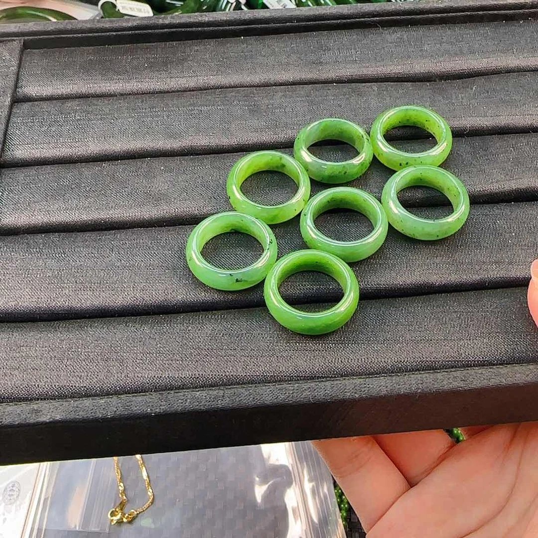 颈饰未镶嵌和田玉碧玉戒圈卡17内径发其一（120斤內佩戴）