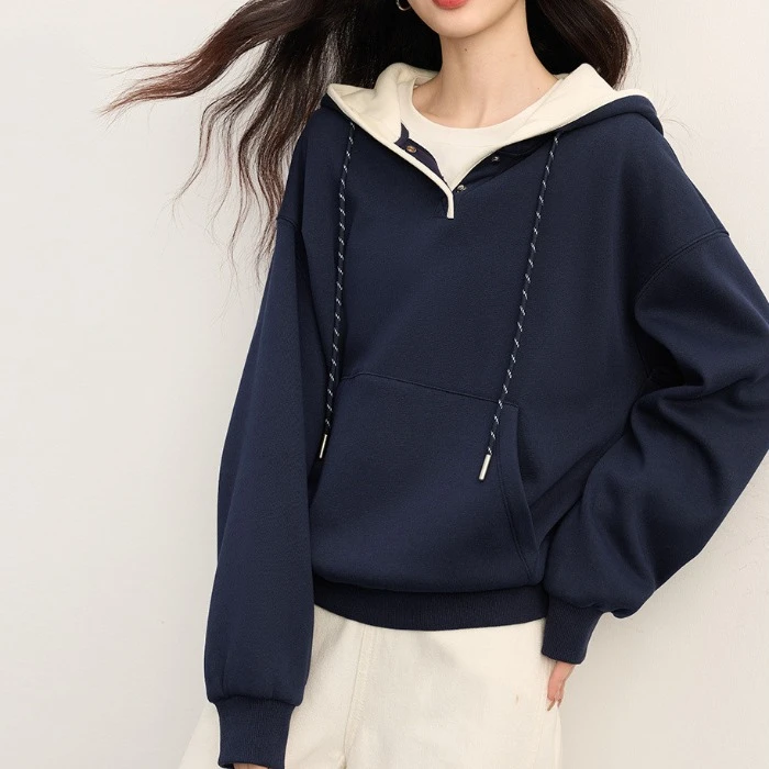 休闲百搭亲肤柔软撞色连帽卫衣女秋冬新款时尚宽松显瘦设计感上衣