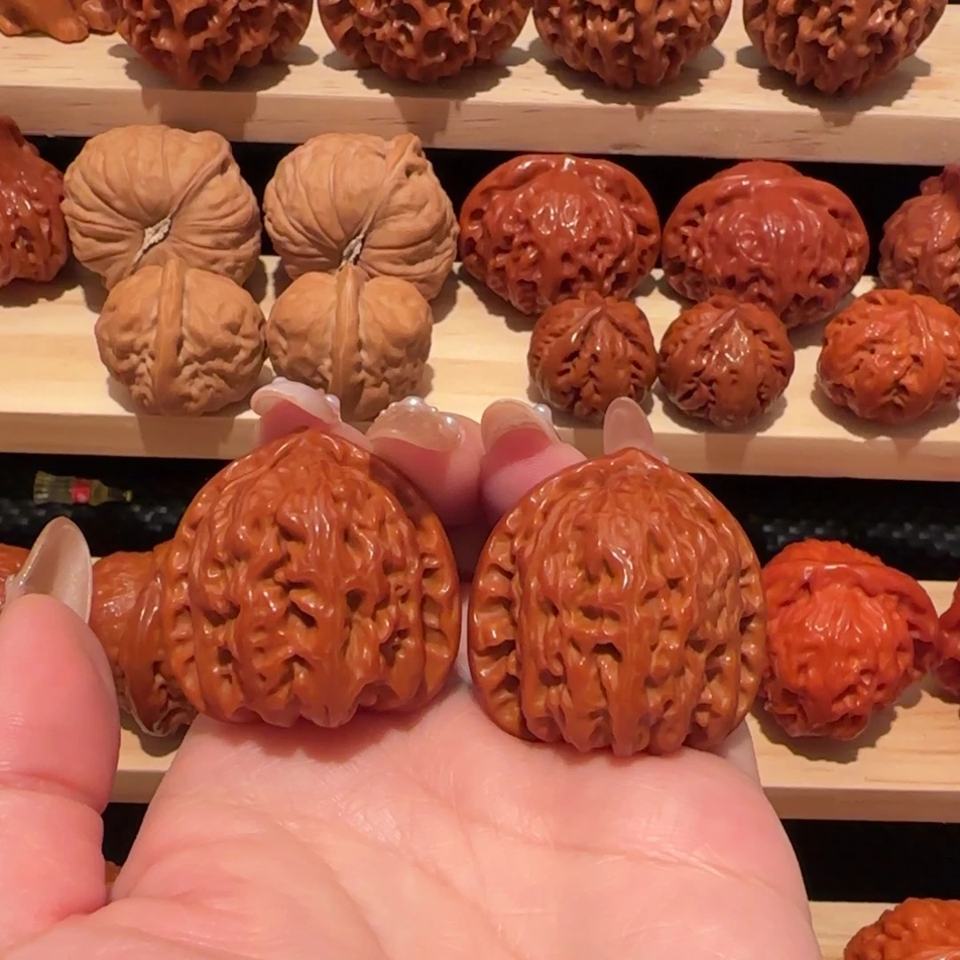 文玩核桃吊坠白狮子35精品1589