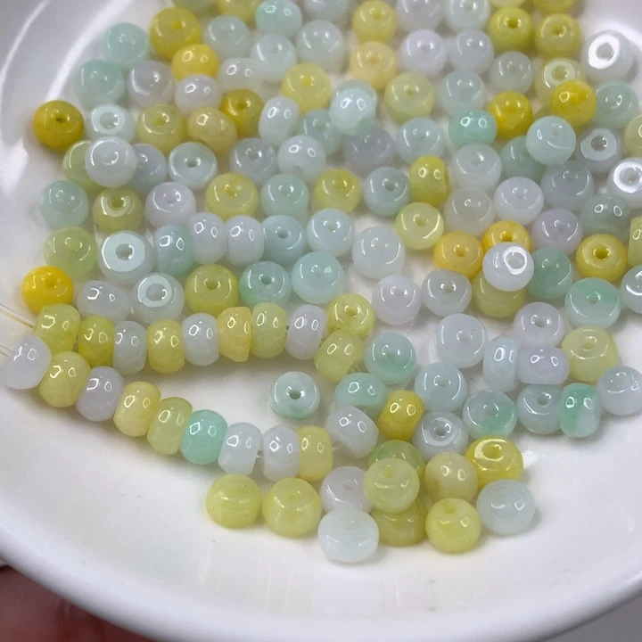 翡翠散珠翡翠散珠卡5*3。  60颗