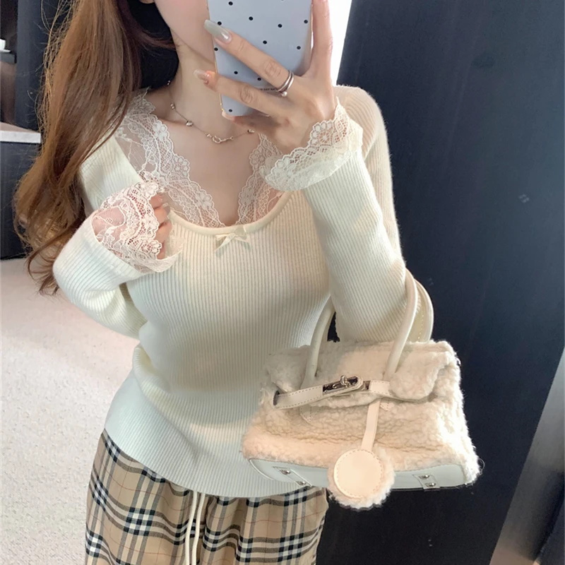 甜辣白色蕾丝V领毛衣女2025秋冬高级小香风内搭针织打底长袖上衣