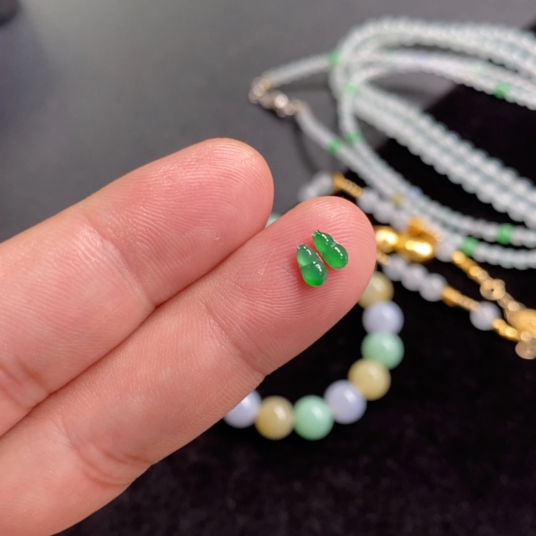 翡翠裸石阳绿葫芦