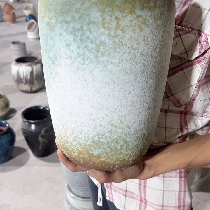 高度33厘米口18厘米