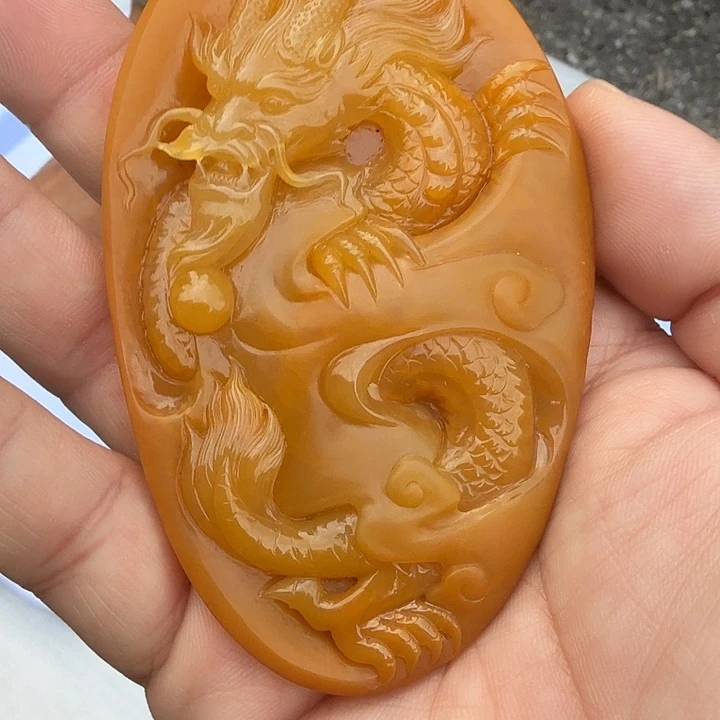 石英质玉（黄龙玉）合金颈饰