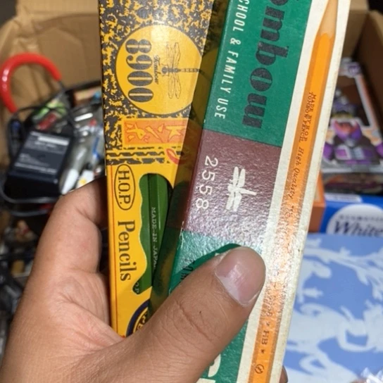 8新1*。中古商品，瑕疵品，不包好坏。019