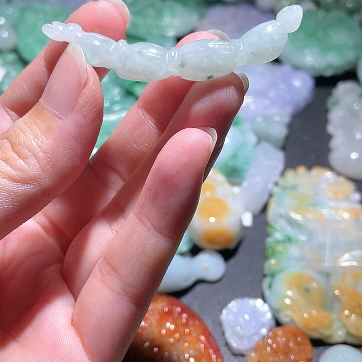 颈饰未镶嵌翡翠天