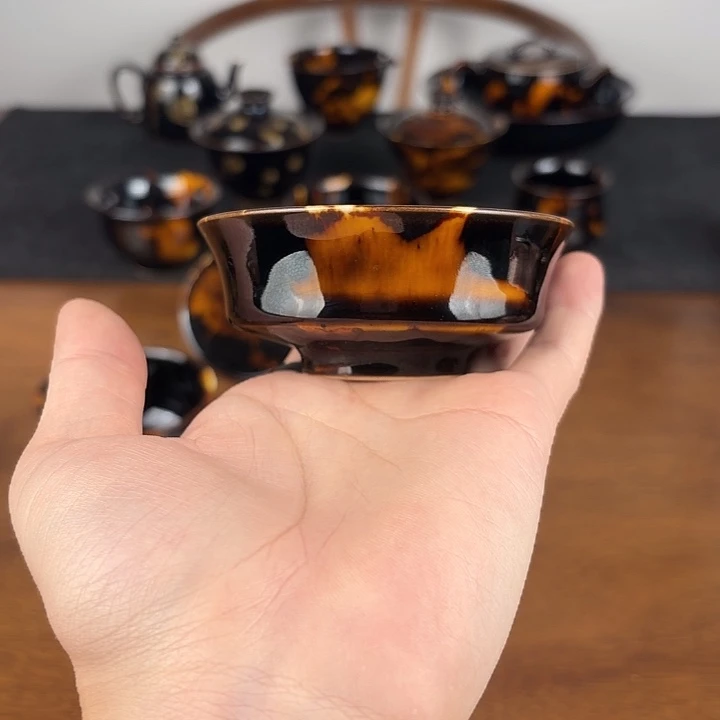 瓷玳瑁釉浅腹马蹄普洱杯