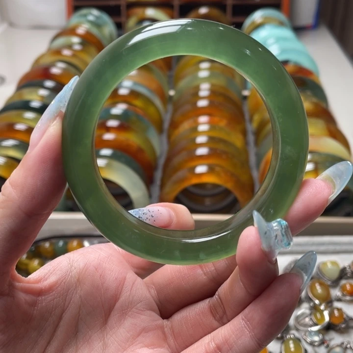 蛇纹石玉未镶嵌手镯55.2