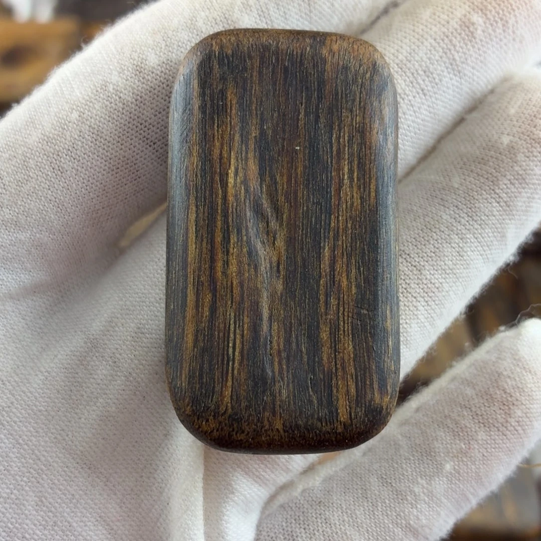 沉香沉香碎屑平安无事牌7克