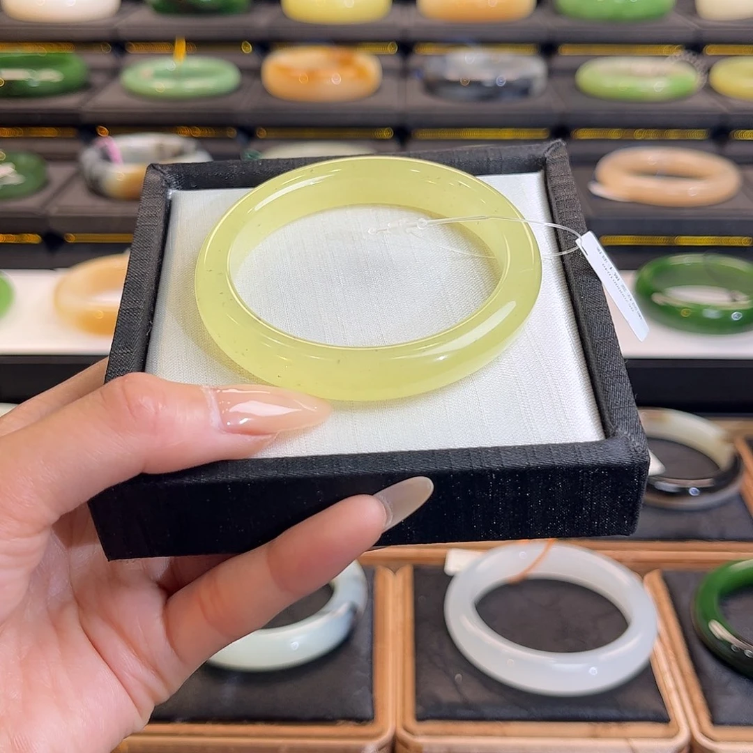 和田玉未镶嵌手镯55 56高冰黄口飘墨