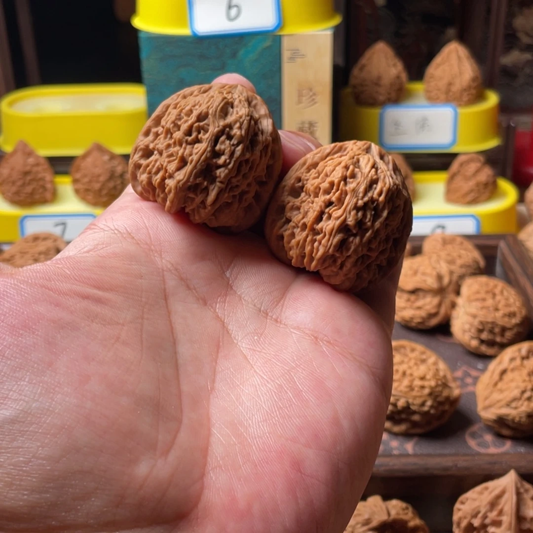 勿***安文玩核桃把件全家福南疆石