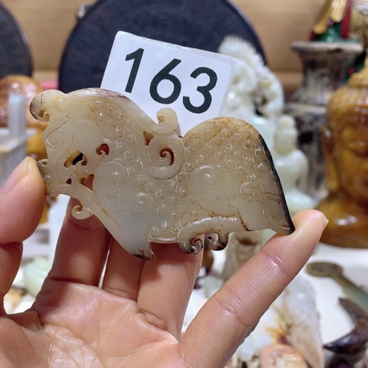 摆件。           兔