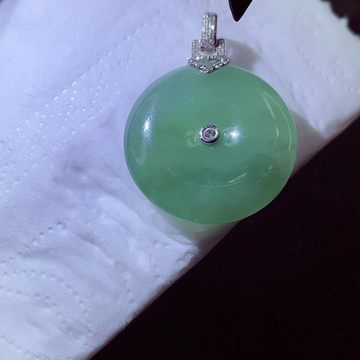 翡翠18K金镶嵌颈饰翡翠