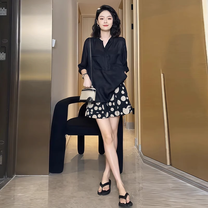 通勤小众设计上衣短裤套装2025夏季新款波点设计感简约百搭两件套