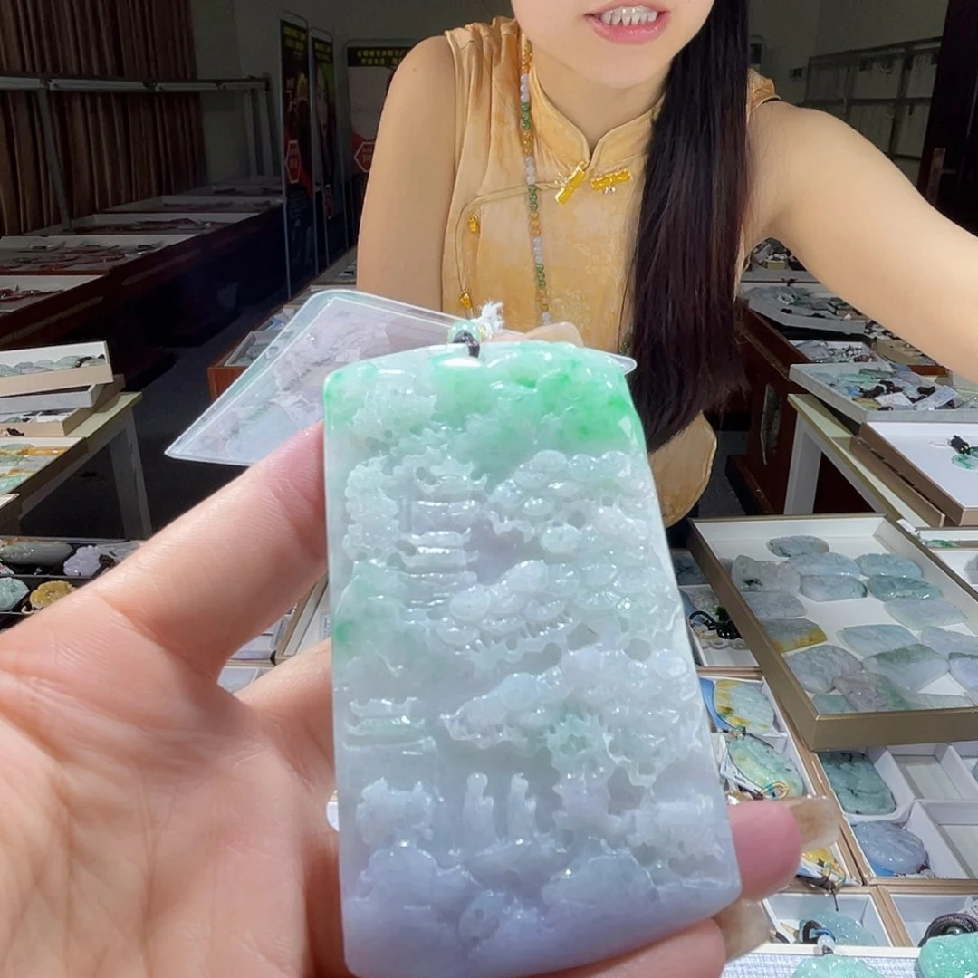 翡翠未镶嵌颈饰一