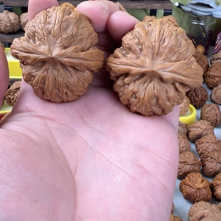 文玩核桃吊坠45尺全品无修球红锦鲤克重51