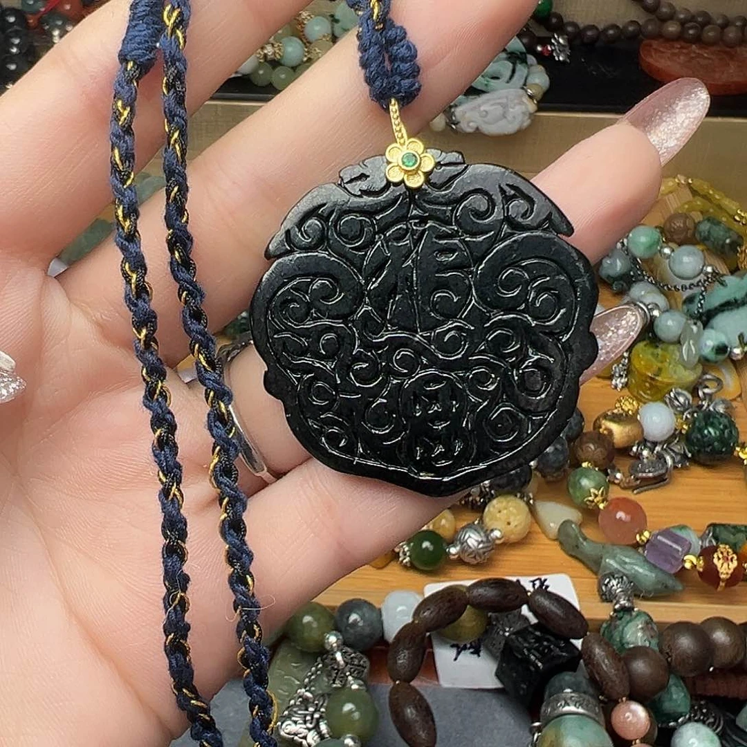 翡翠颈饰未镶嵌吊坠