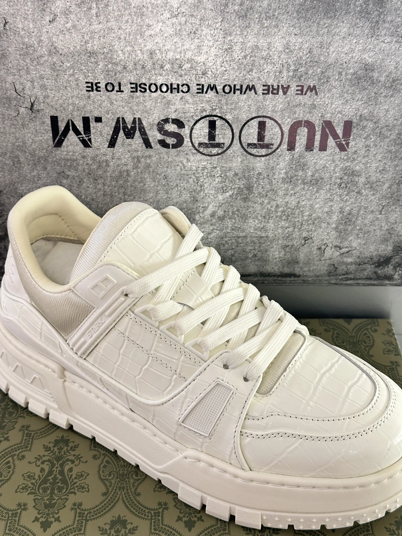 新概念男装轻奢男士球鞋时尚透气潮鞋