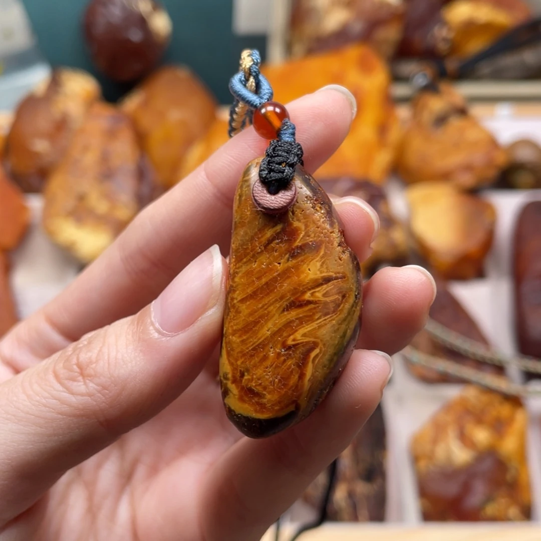 未镶嵌琥珀珠宝奇石