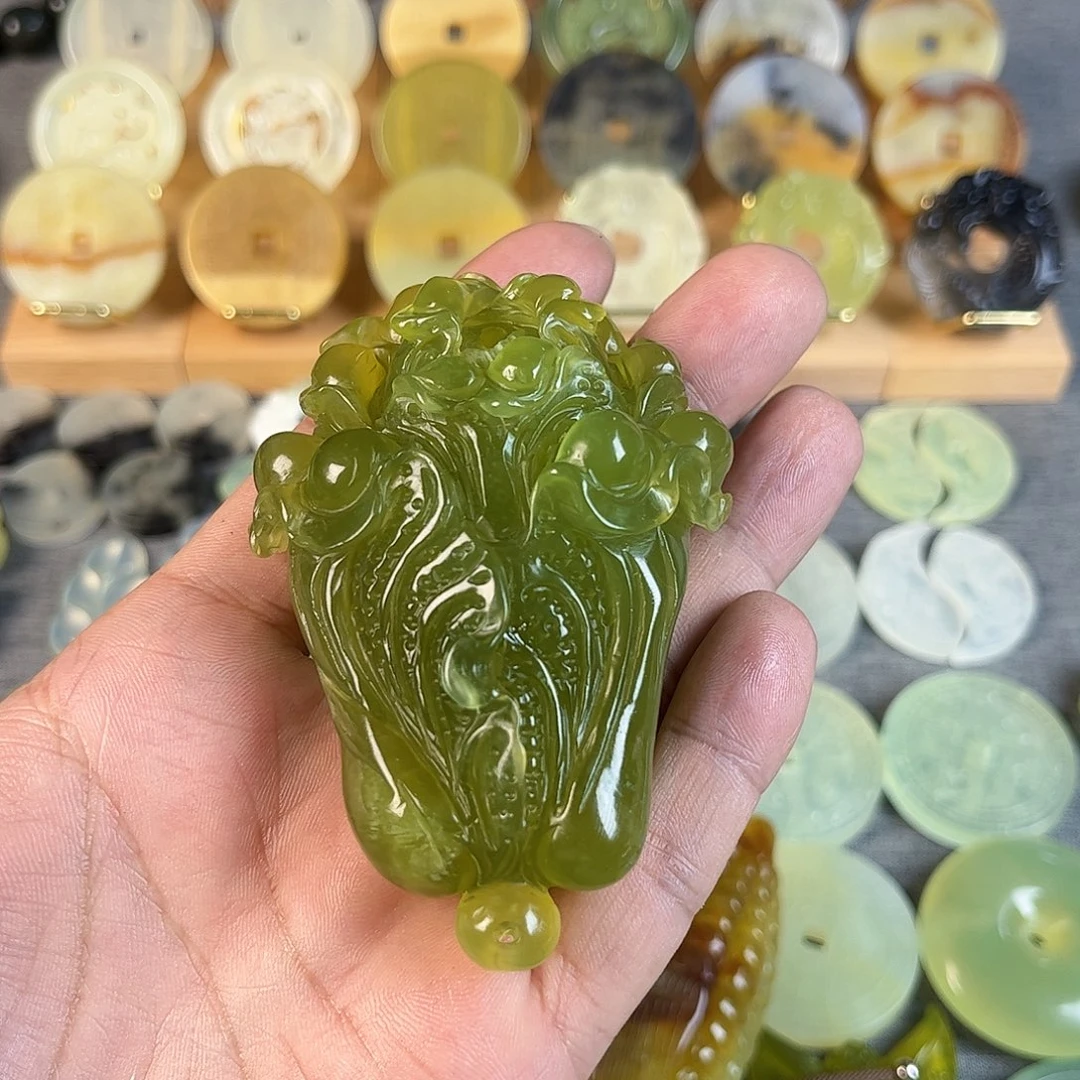 風***語蛇纹石玉未镶嵌纯天然岫玉手把件