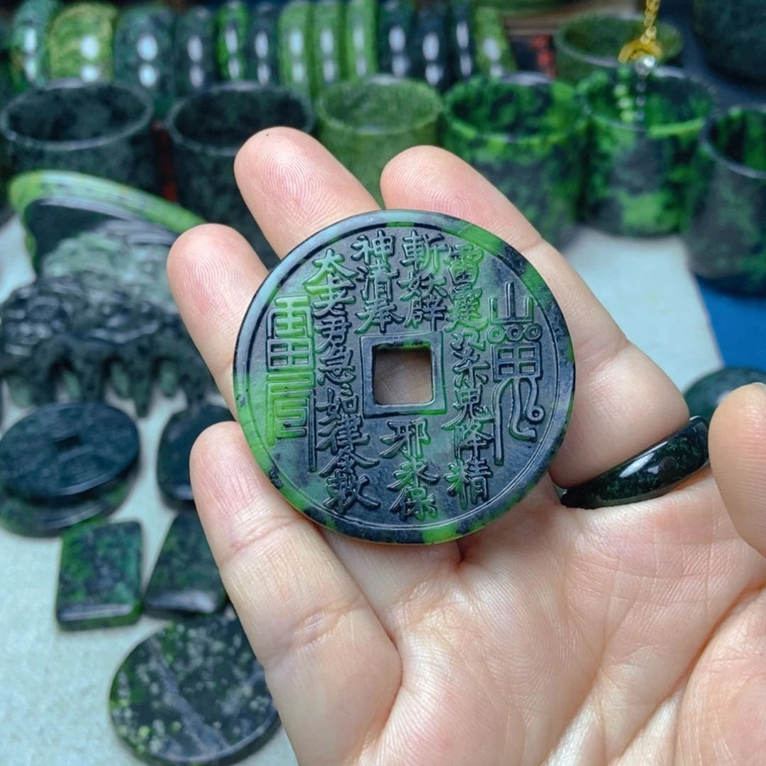 蛇纹石玉山鬼未镶嵌糖***?