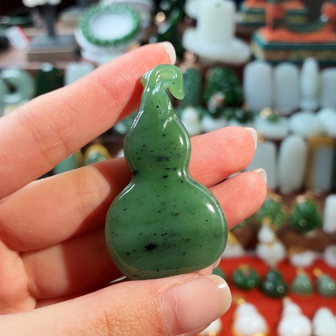 和田玉未镶嵌颈饰T