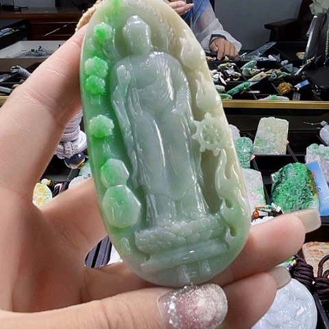 *****颈饰未镶嵌翡翠一个