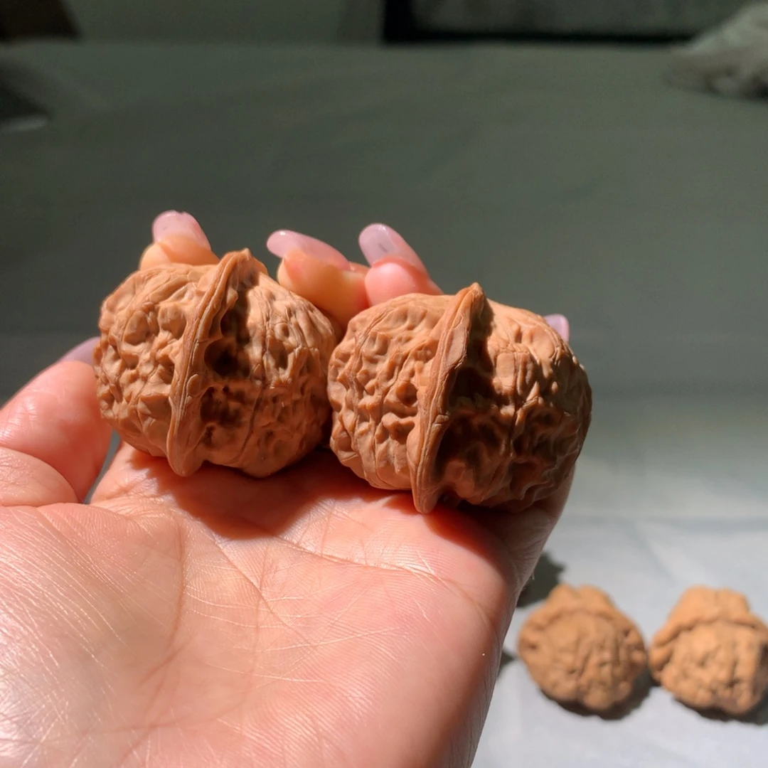 文玩核桃把件仓岩石元宝44